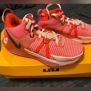 Used lebron witness VII